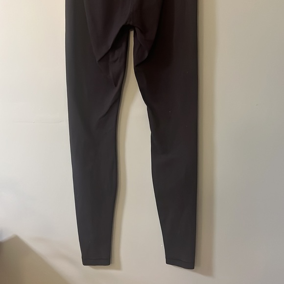 Lululemon Black Wunder Under Leggings - Picture 3 of 4
